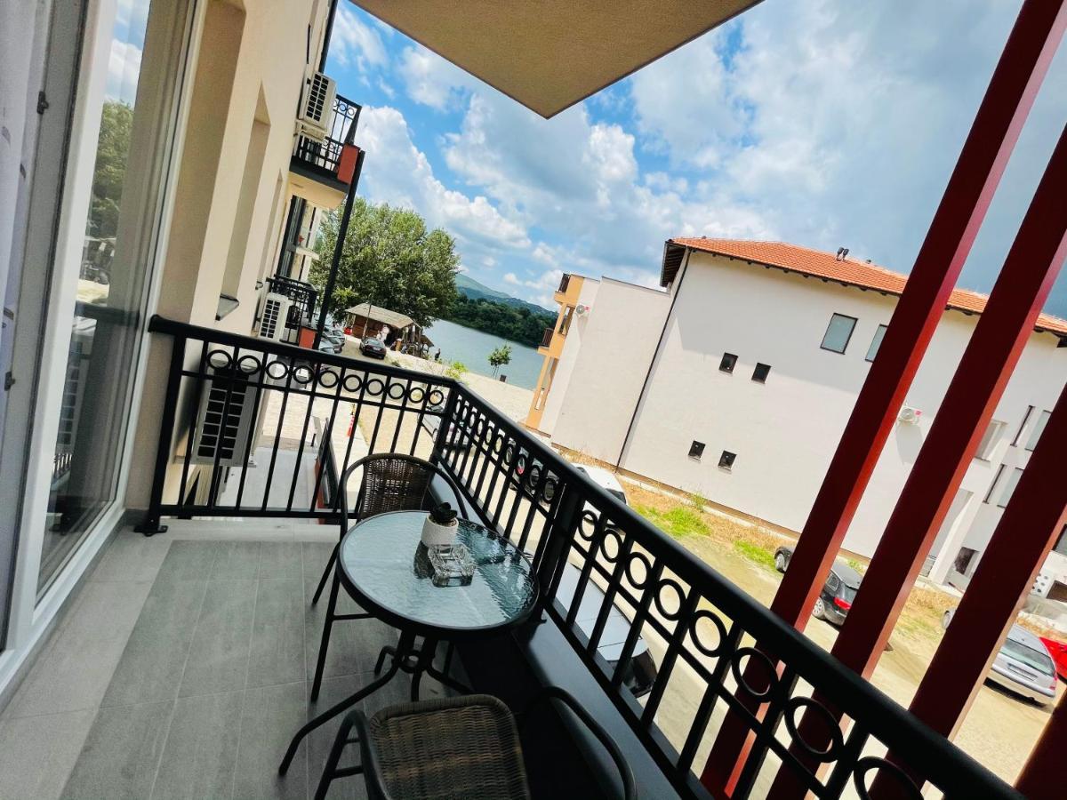 Apartmani Zivkovic Srebrno Jezero Veliko Gradiste Bagian luar foto