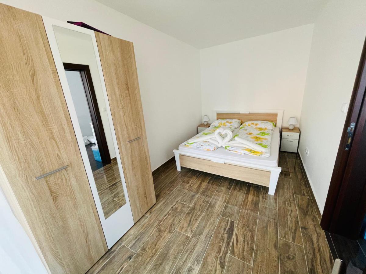 Apartmani Zivkovic Srebrno Jezero Veliko Gradiste Bagian luar foto